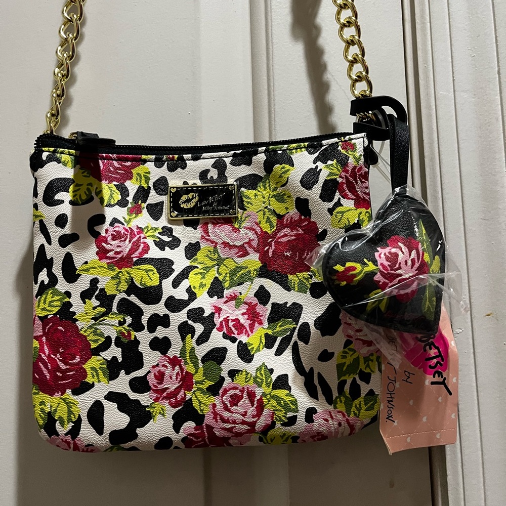 NWT Luv by Betsey Johnson Leo Red LB Double crossbody bag w/ Heart ♥️ keychain - Picture 3 of 16